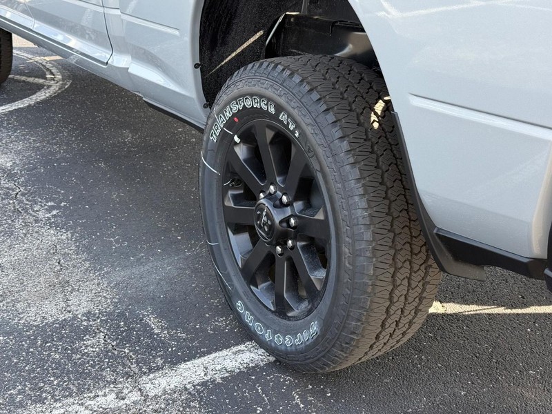 Ram 2500 Vehicle Full-screen Gallery Image 6