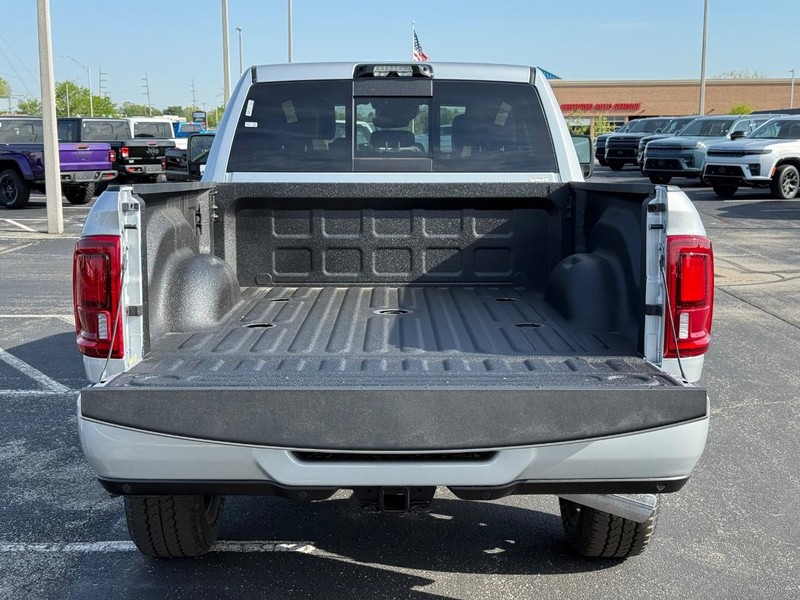 Ram 2500 Vehicle Full-screen Gallery Image 7
