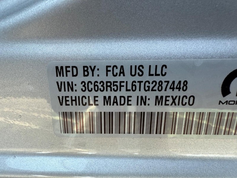 Ram 2500 Vehicle Full-screen Gallery Image 31