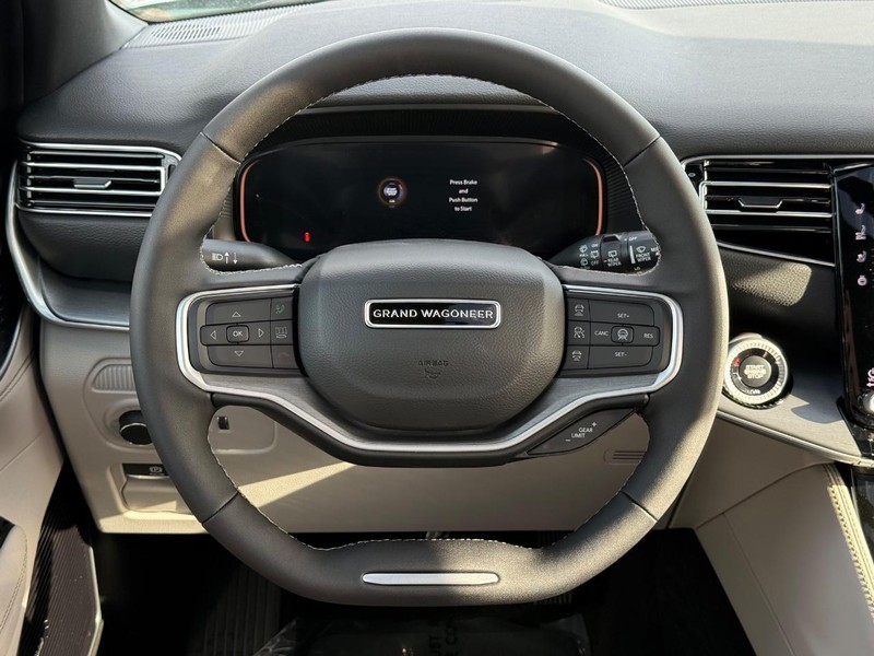 Jeep Grand Wagoneer Vehicle Full-screen Gallery Image 16