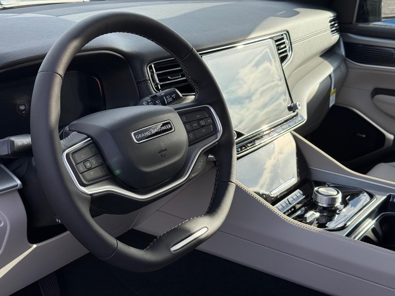 Jeep Grand Wagoneer Vehicle Full-screen Gallery Image 21