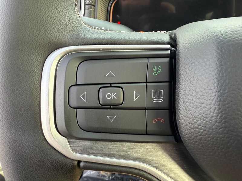 Jeep Grand Wagoneer Vehicle Full-screen Gallery Image 22