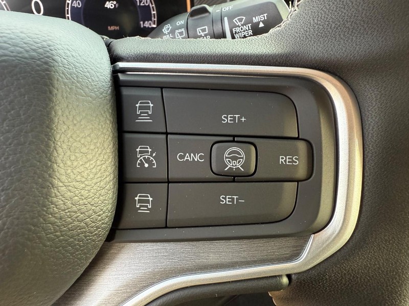 Jeep Grand Wagoneer Vehicle Full-screen Gallery Image 23