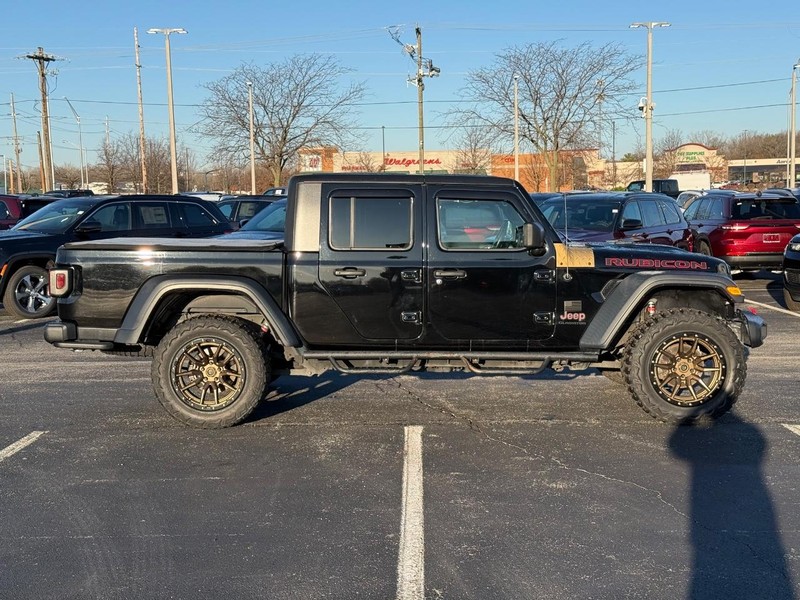 Jeep Gladiator Vehicle Full-screen Gallery Image 2