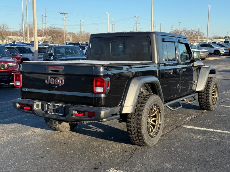 Jeep Gladiator Vehicle Full-screen Gallery Image 3