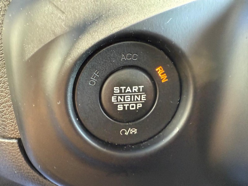 Jeep Gladiator Vehicle Full-screen Gallery Image 20