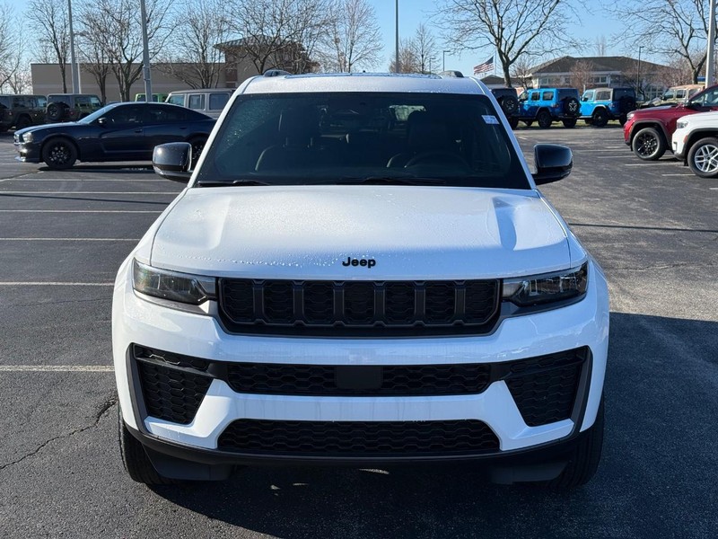 Jeep Grand Cherokee Vehicle Full-screen Gallery Image 10