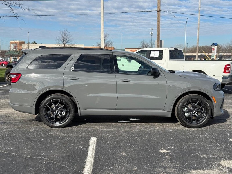 Dodge Durango Vehicle Full-screen Gallery Image 2