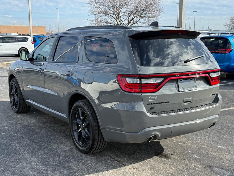 Dodge Durango Vehicle Full-screen Gallery Image 5