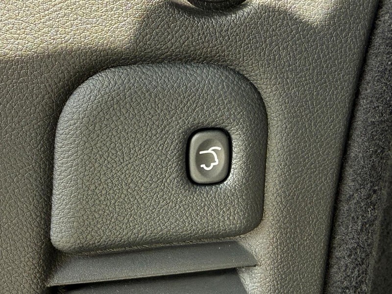 Dodge Durango Vehicle Full-screen Gallery Image 8