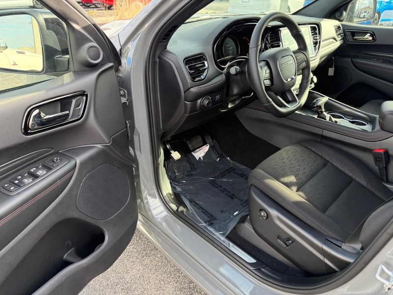 Dodge Durango Vehicle Full-screen Gallery Image 18