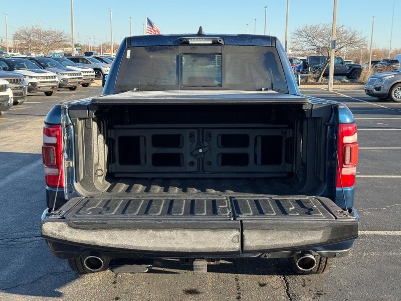 Ram 1500 Vehicle Full-screen Gallery Image 7