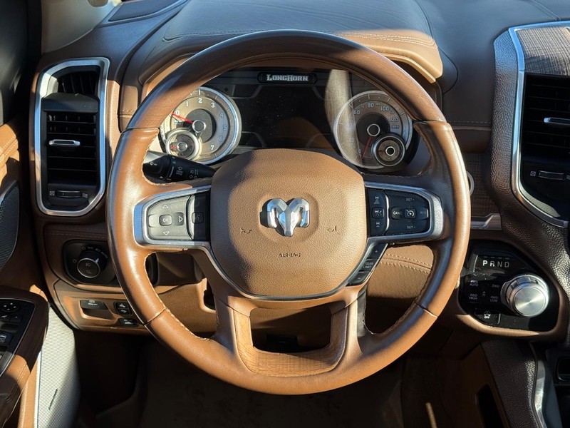 Ram 1500 Vehicle Full-screen Gallery Image 14