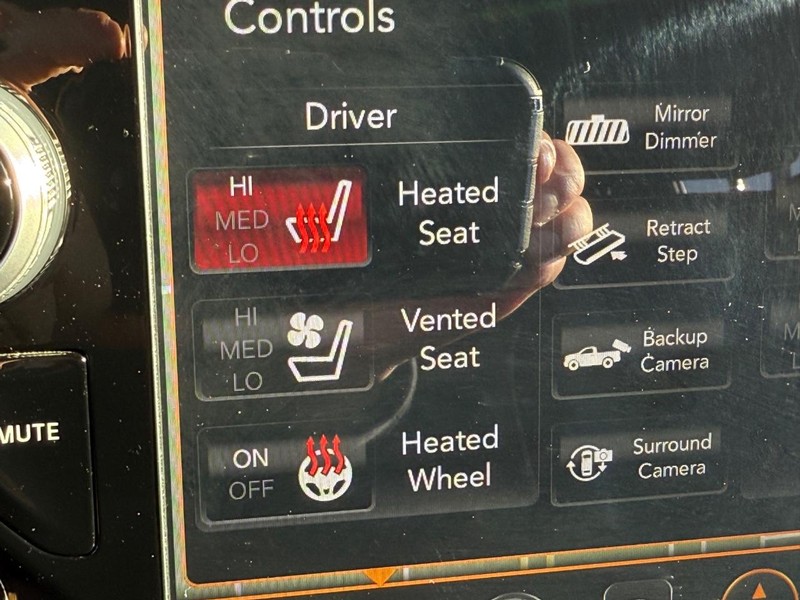 Ram 1500 Vehicle Full-screen Gallery Image 23