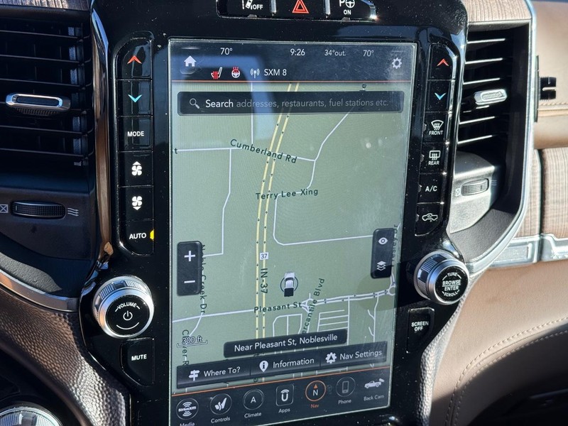 Ram 1500 Vehicle Full-screen Gallery Image 24