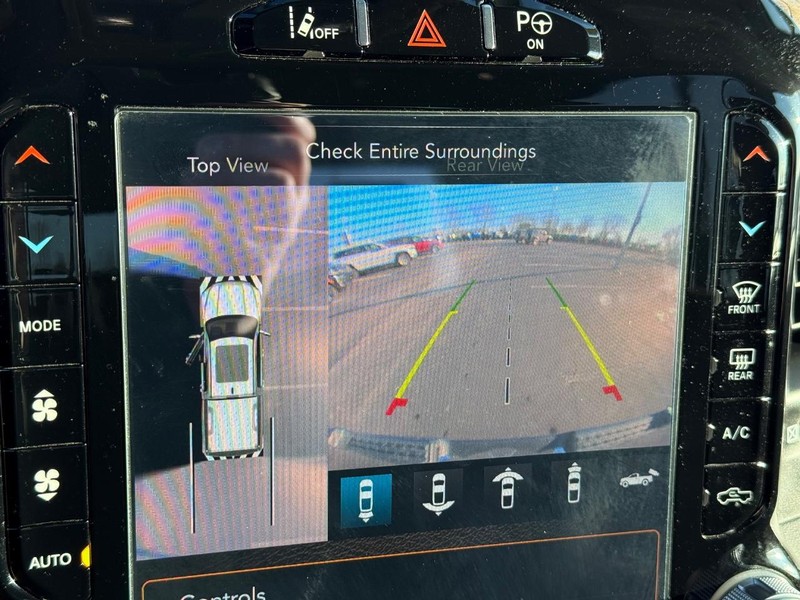 Ram 1500 Vehicle Full-screen Gallery Image 25