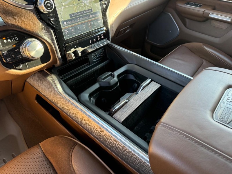 Ram 1500 Vehicle Full-screen Gallery Image 26