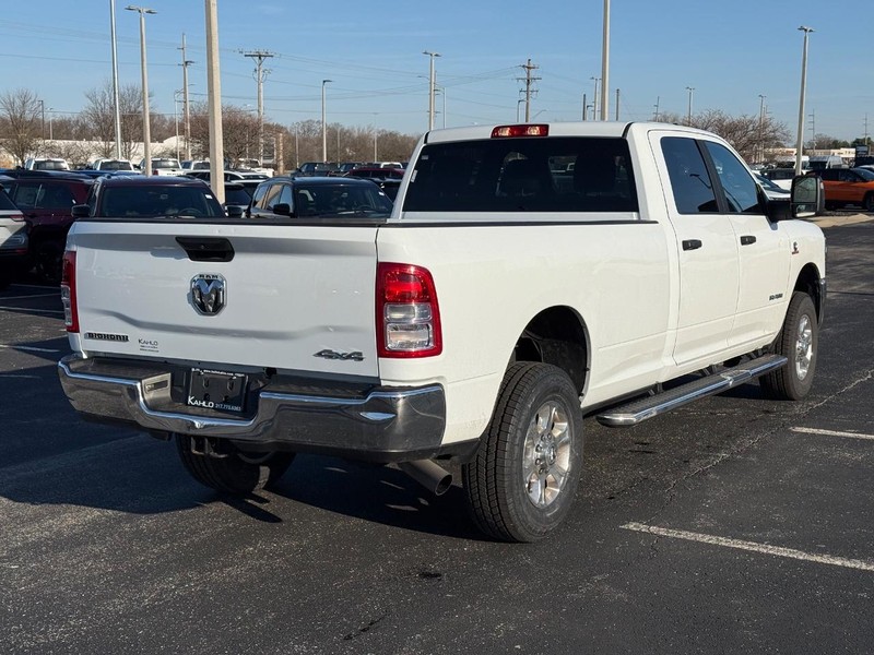 Ram 3500 Vehicle Full-screen Gallery Image 3