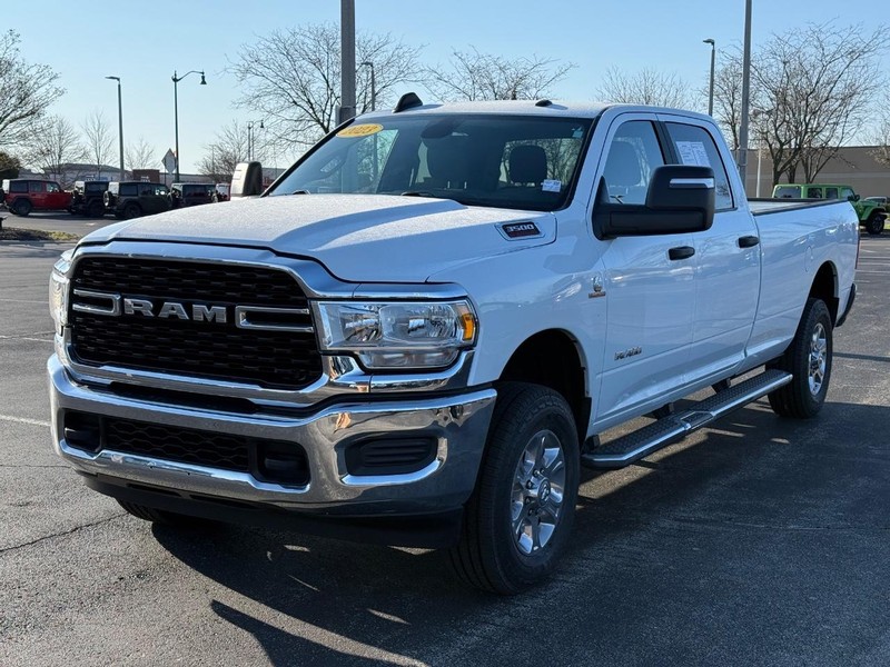 Ram 3500 Vehicle Full-screen Gallery Image 8