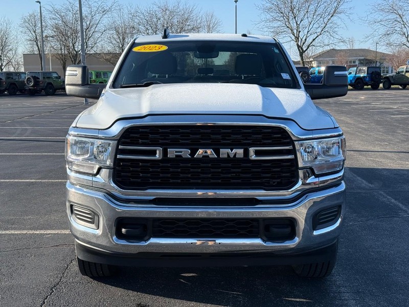 Ram 3500 Vehicle Full-screen Gallery Image 9