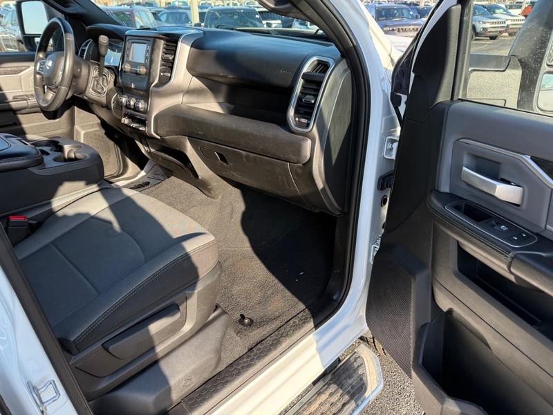 Ram 3500 Vehicle Full-screen Gallery Image 14