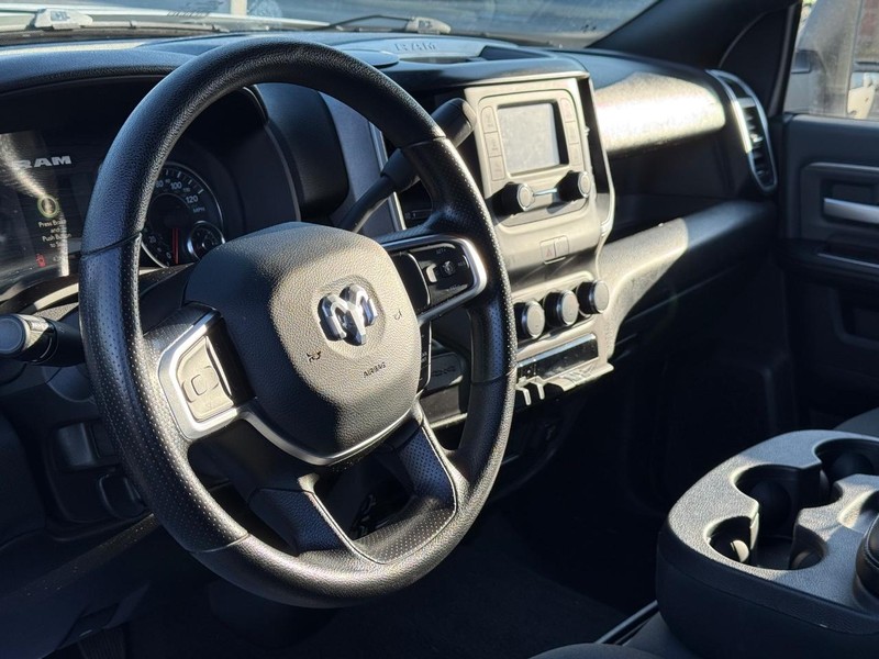 Ram 3500 Vehicle Full-screen Gallery Image 18