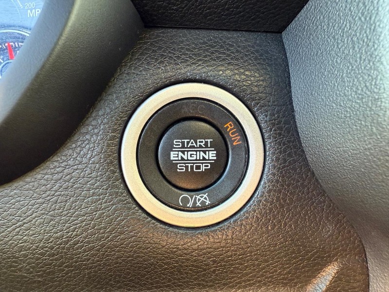 Ram 3500 Vehicle Full-screen Gallery Image 21