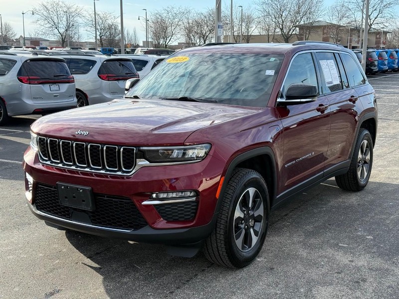 Jeep Grand Cherokee 4xe Vehicle Full-screen Gallery Image 9