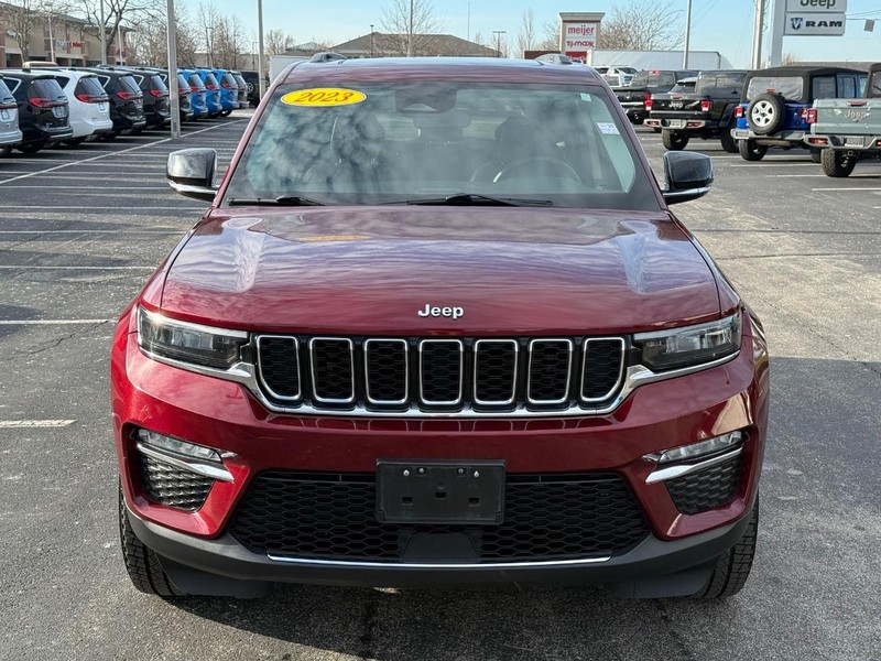 Jeep Grand Cherokee 4xe Vehicle Full-screen Gallery Image 10