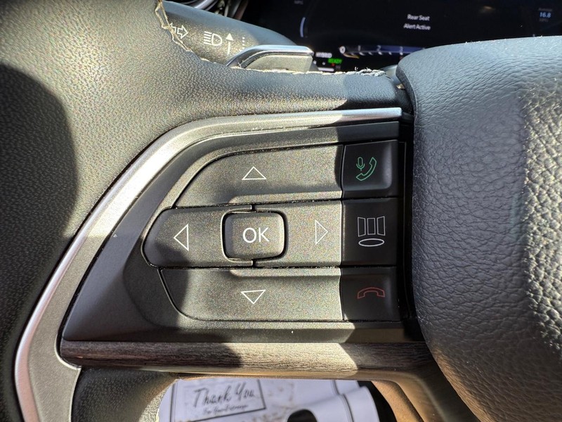 Jeep Grand Cherokee 4xe Vehicle Full-screen Gallery Image 21