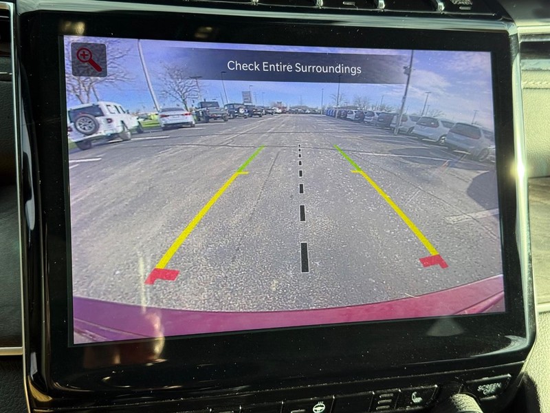 Jeep Grand Cherokee 4xe Vehicle Full-screen Gallery Image 26