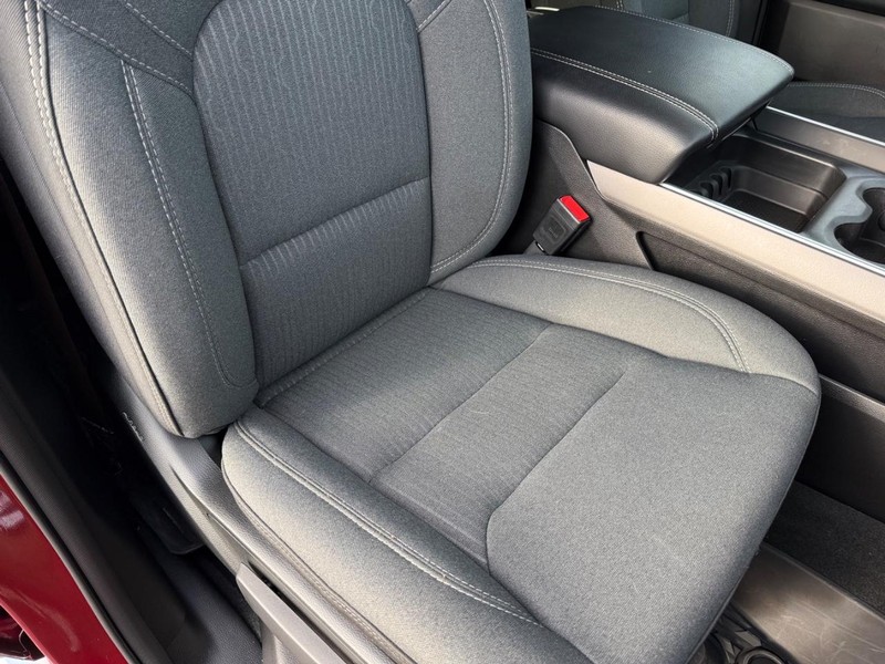 Ram 1500 Vehicle Full-screen Gallery Image 16