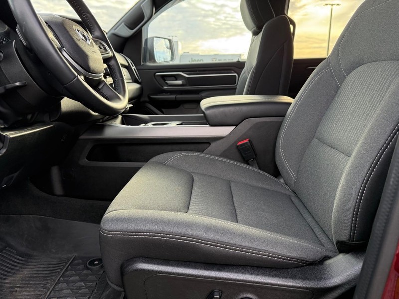 Ram 1500 Vehicle Full-screen Gallery Image 18