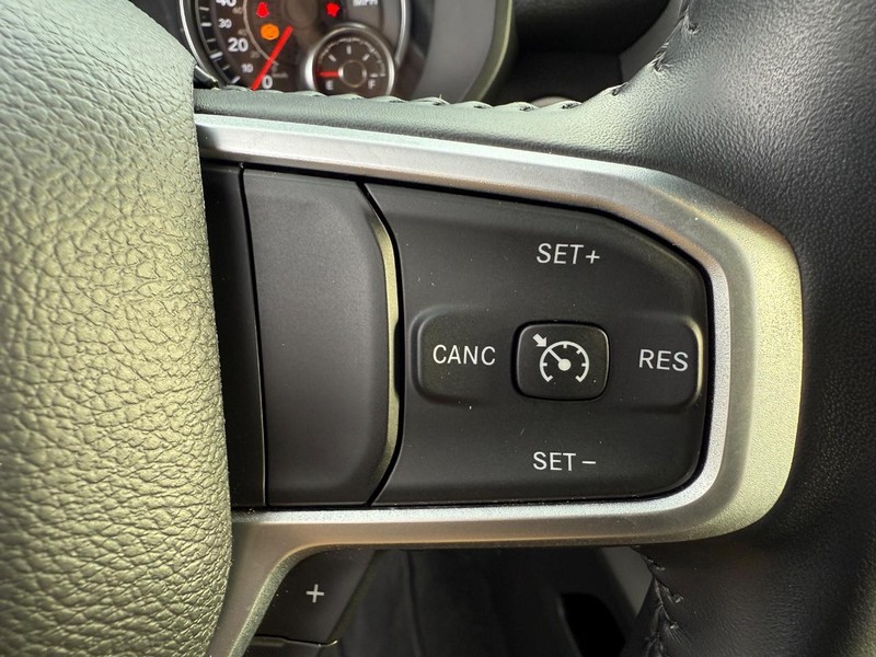 Ram 1500 Vehicle Full-screen Gallery Image 21