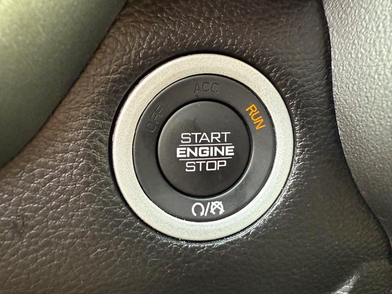 Ram 1500 Vehicle Full-screen Gallery Image 22