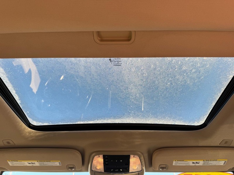 Jeep Grand Cherokee Vehicle Full-screen Gallery Image 13