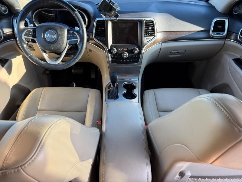 Jeep Grand Cherokee Vehicle Full-screen Gallery Image 14