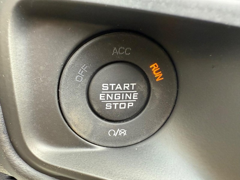 Jeep Wrangler Vehicle Full-screen Gallery Image 22