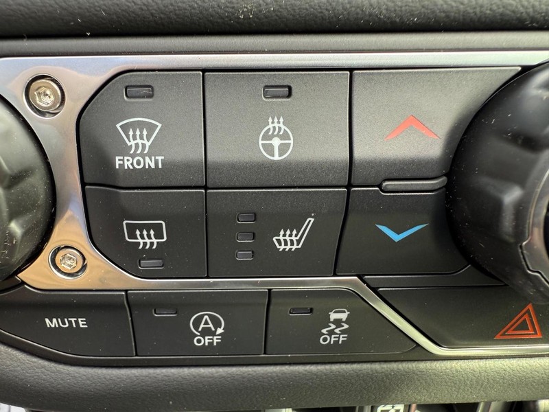 Jeep Wrangler Vehicle Full-screen Gallery Image 23