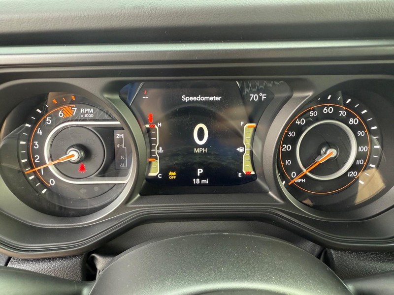 Jeep Wrangler Vehicle Full-screen Gallery Image 30