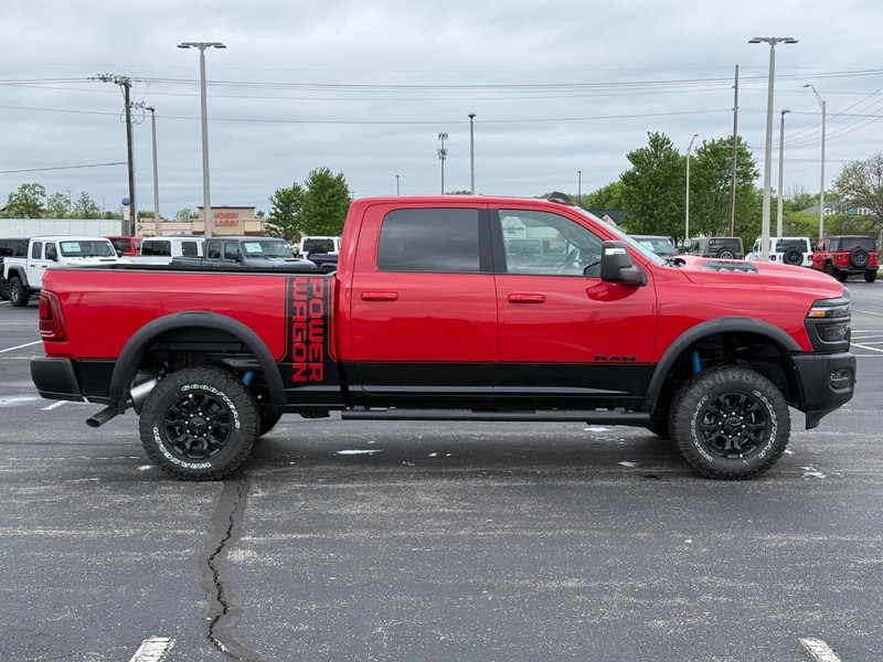 Ram 2500 Vehicle Full-screen Gallery Image 2