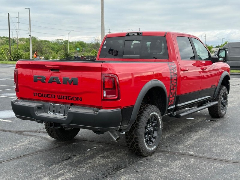 Ram 2500 Vehicle Full-screen Gallery Image 3