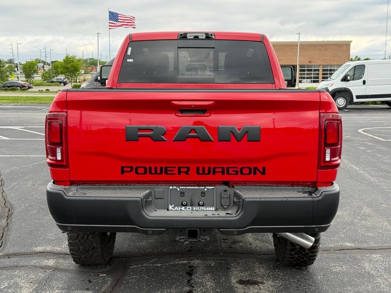 Ram 2500 Vehicle Full-screen Gallery Image 4