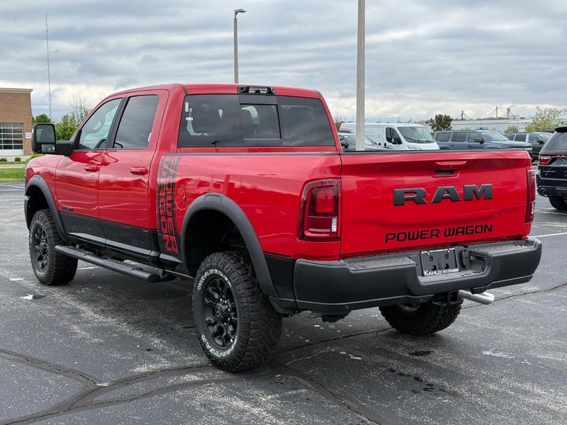 Ram 2500 Vehicle Full-screen Gallery Image 5