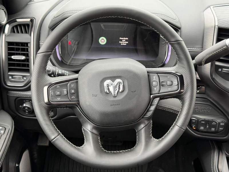 Ram 2500 Vehicle Full-screen Gallery Image 15