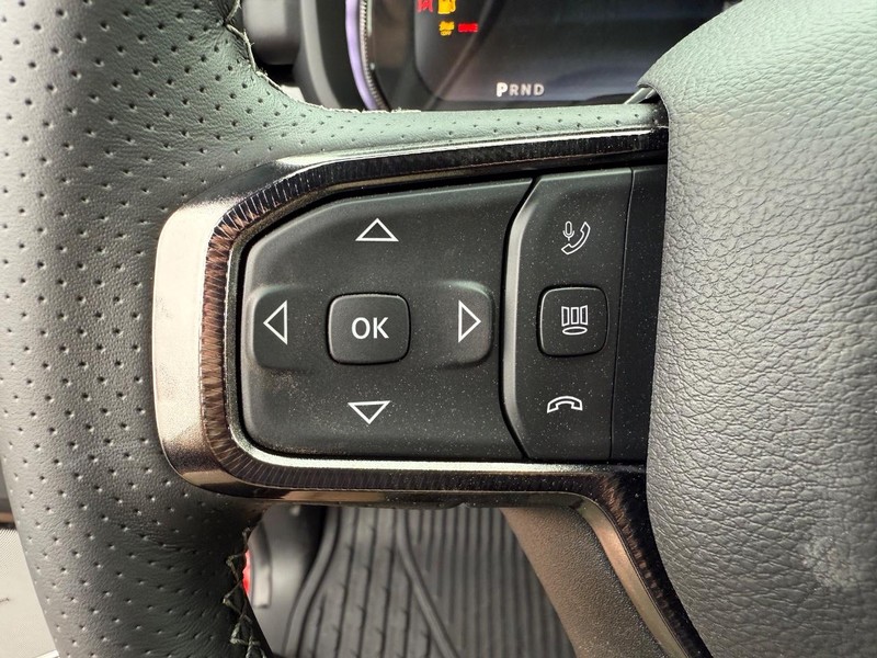 Ram 2500 Vehicle Full-screen Gallery Image 21