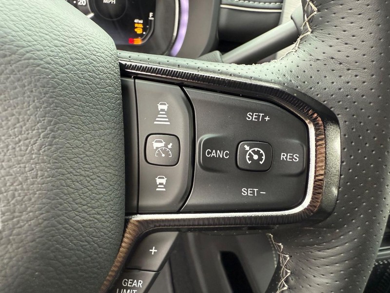 Ram 2500 Vehicle Full-screen Gallery Image 22