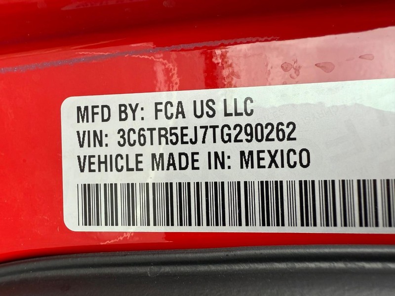 Ram 2500 Vehicle Full-screen Gallery Image 32