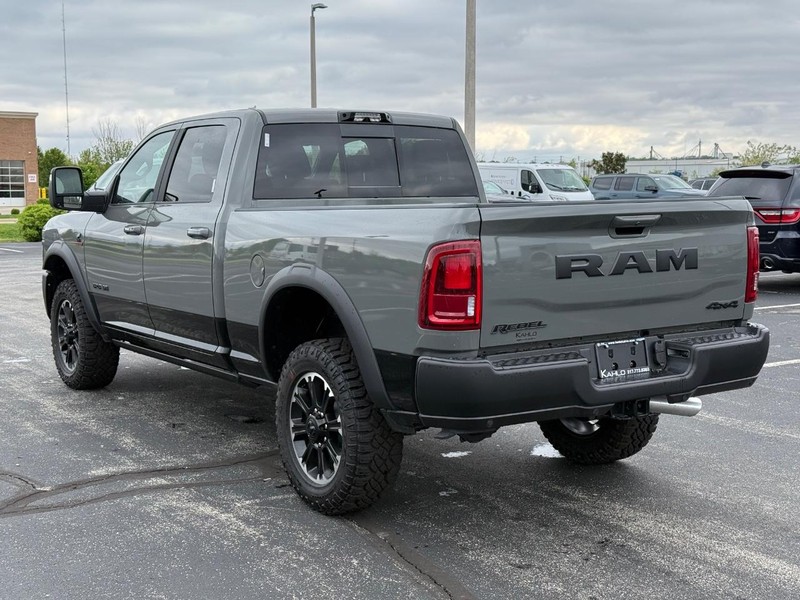 Ram 2500 Vehicle Full-screen Gallery Image 5