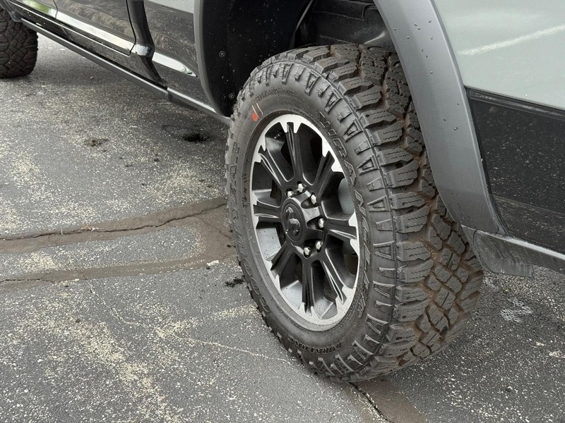 Ram 2500 Vehicle Full-screen Gallery Image 6